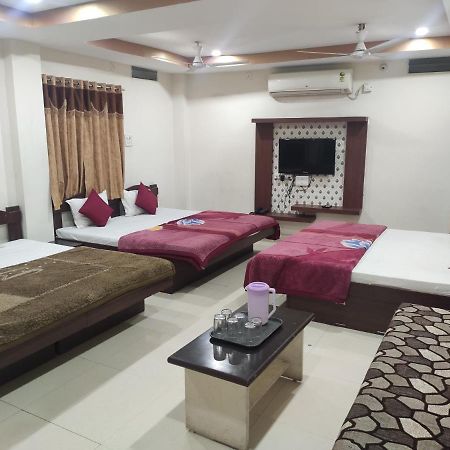 Hotel Vrandavan Palace Near Mahakal Temple Ujjain Bagian luar foto