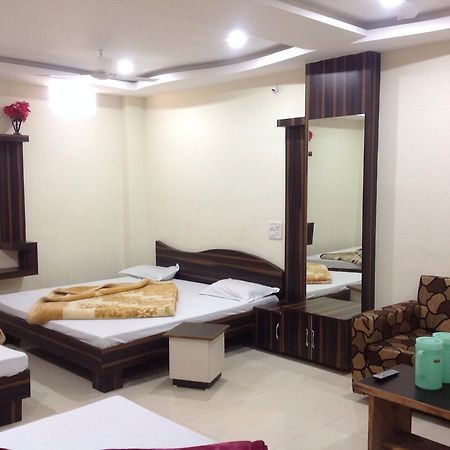 Hotel Vrandavan Palace Near Mahakal Temple Ujjain Bagian luar foto