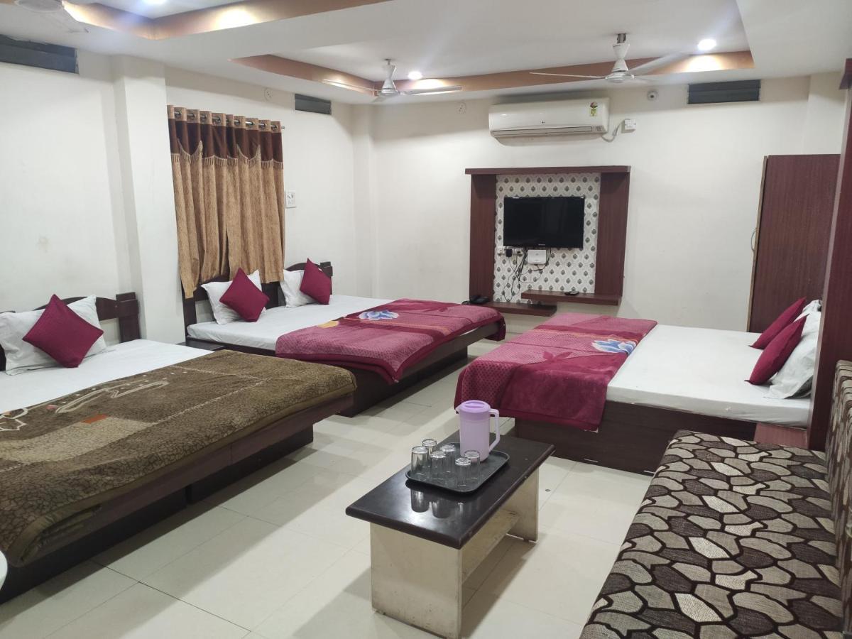 Hotel Vrandavan Palace Near Mahakal Temple Ujjain Bagian luar foto
