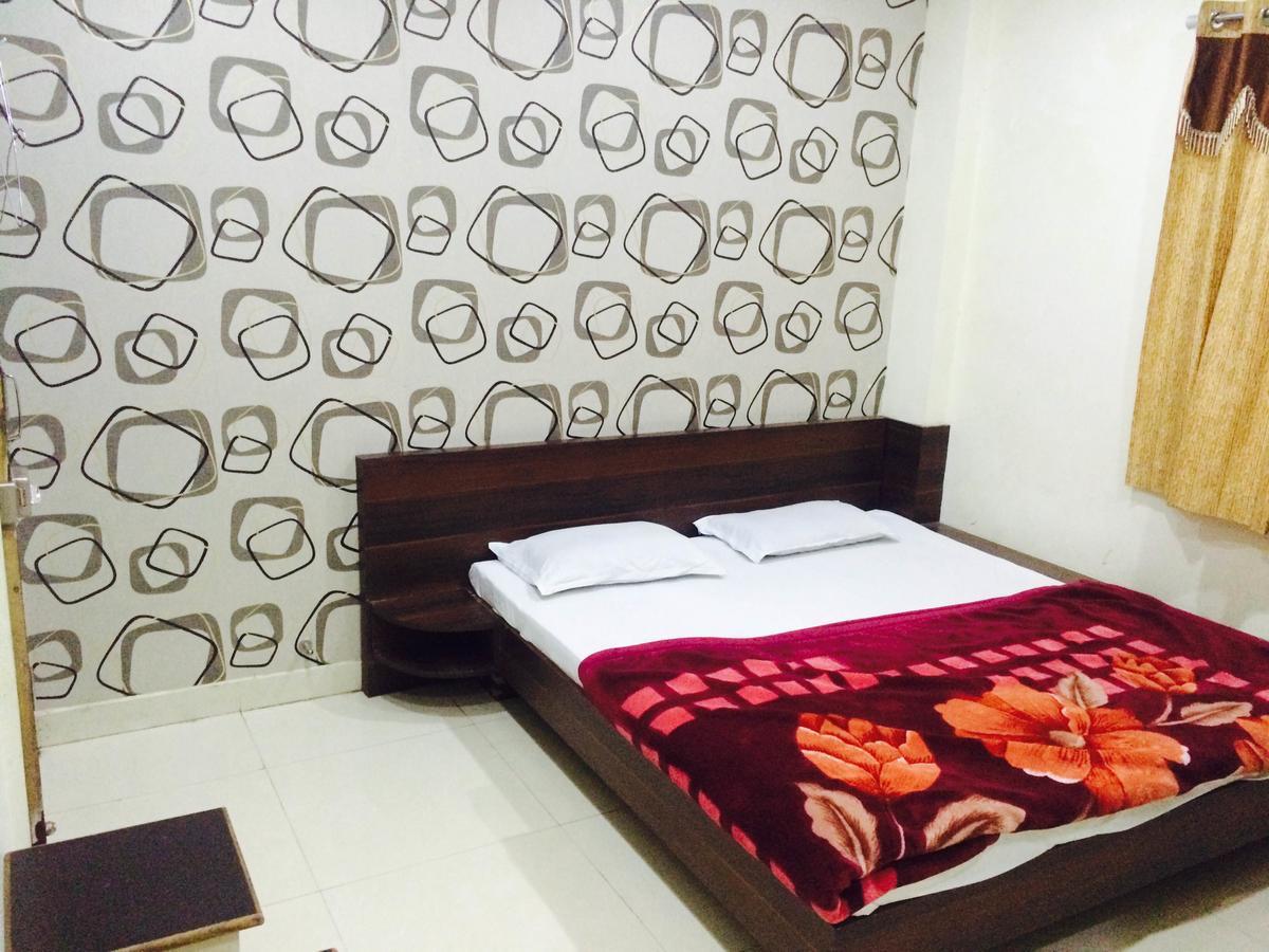Hotel Vrandavan Palace Near Mahakal Temple Ujjain Bagian luar foto