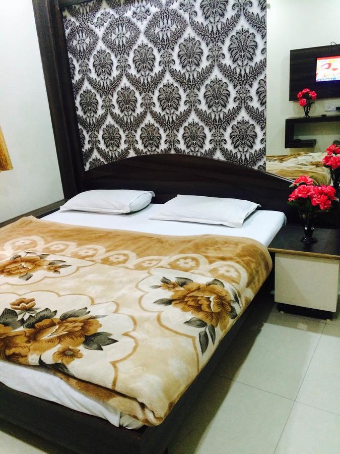 Hotel Vrandavan Palace Near Mahakal Temple Ujjain Bagian luar foto