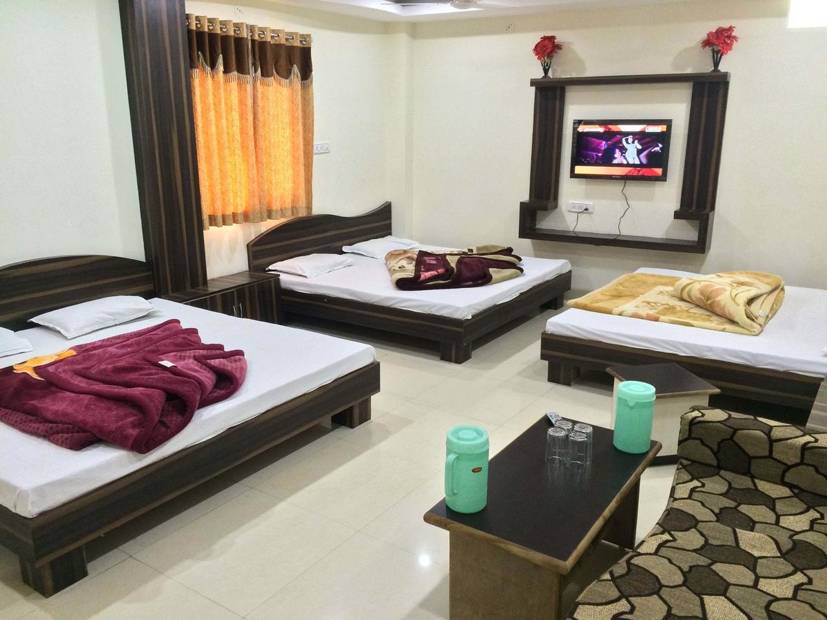 Hotel Vrandavan Palace Near Mahakal Temple Ujjain Bagian luar foto