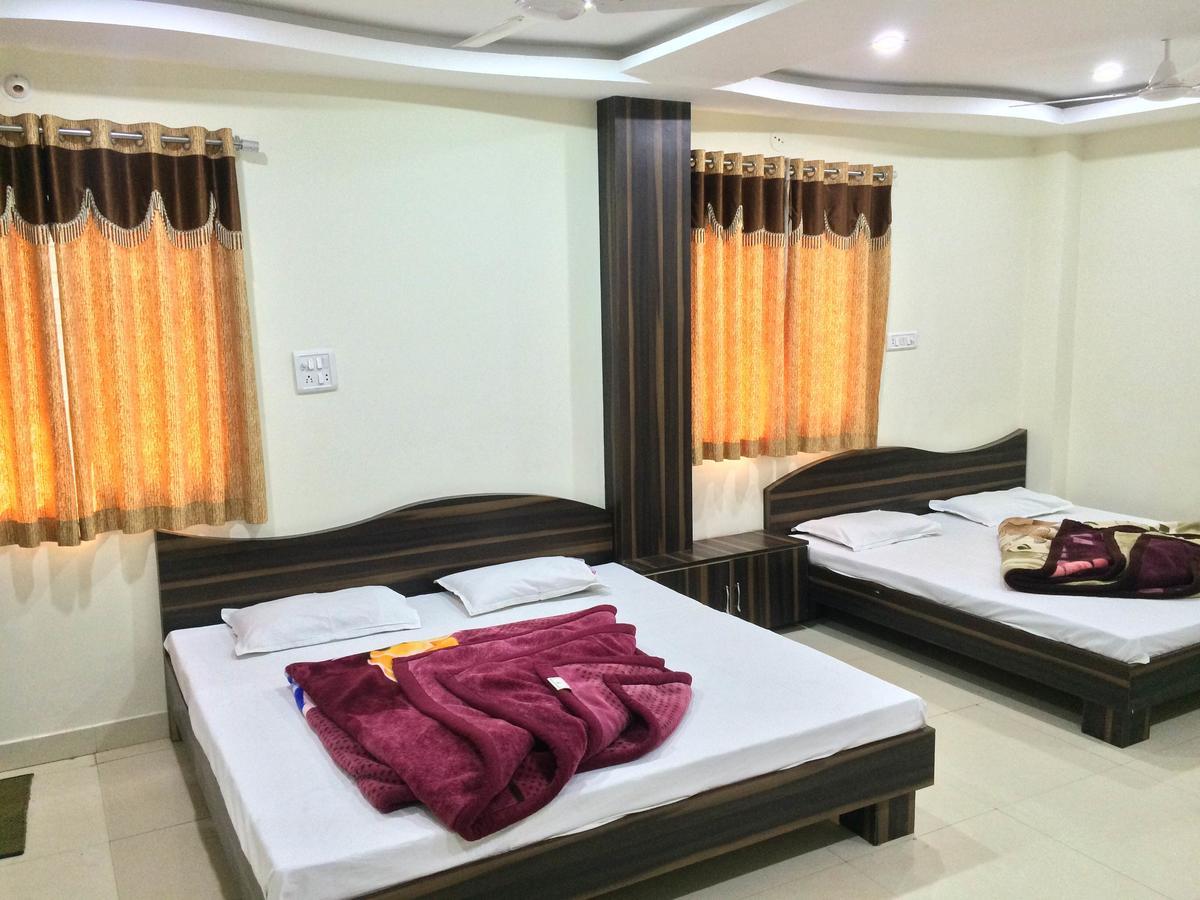 Hotel Vrandavan Palace Near Mahakal Temple Ujjain Bagian luar foto