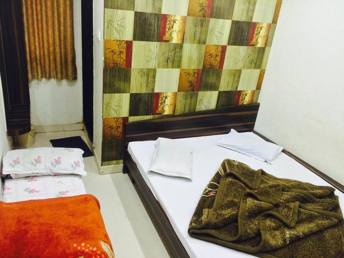 Hotel Vrandavan Palace Near Mahakal Temple Ujjain Bagian luar foto