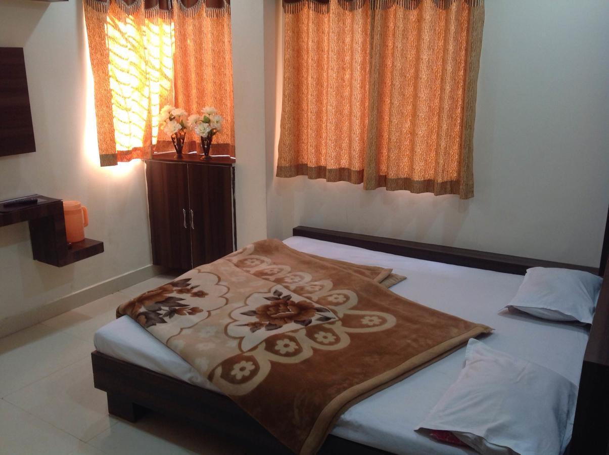 Hotel Vrandavan Palace Near Mahakal Temple Ujjain Bagian luar foto